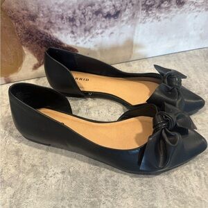 Torrid Black Pointed Toe Flats, Size 9.5 Wide